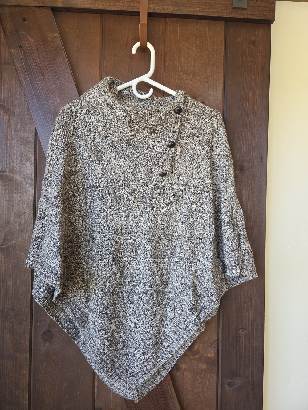 eight eight eight Marled Gray Button-Collar Knit Poncho